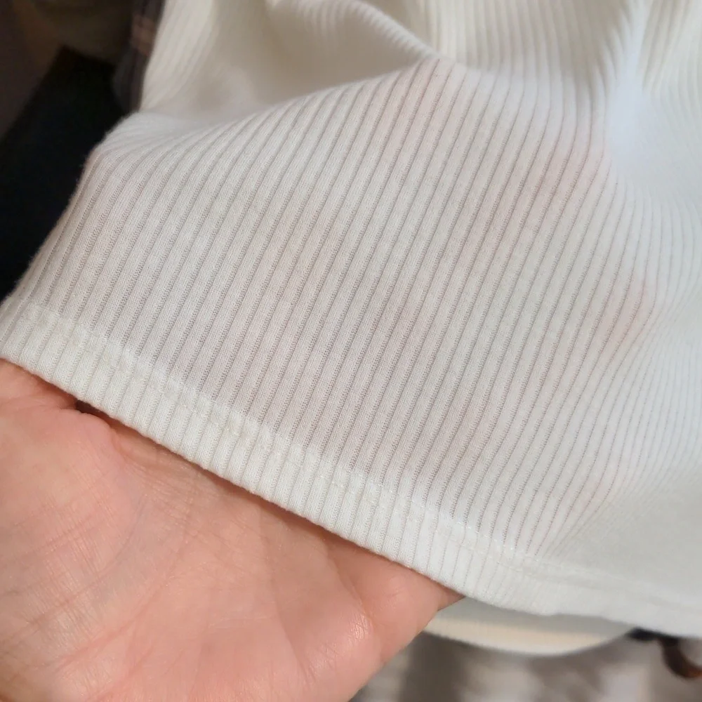 Skonhet basic white collared ribbed top size Large
